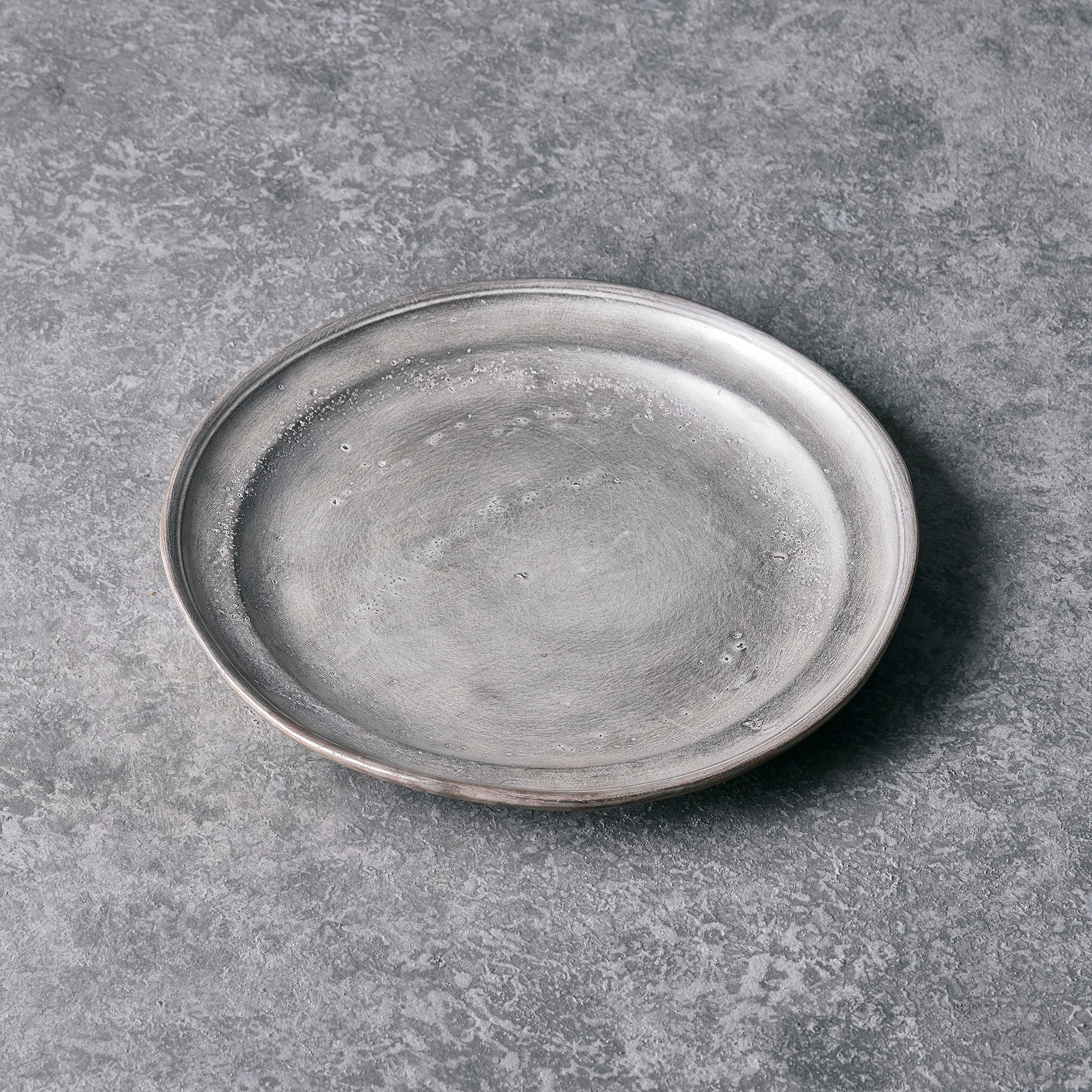 DAISUKE KAMETA ROUND PLATE W8.9 x H0.94in