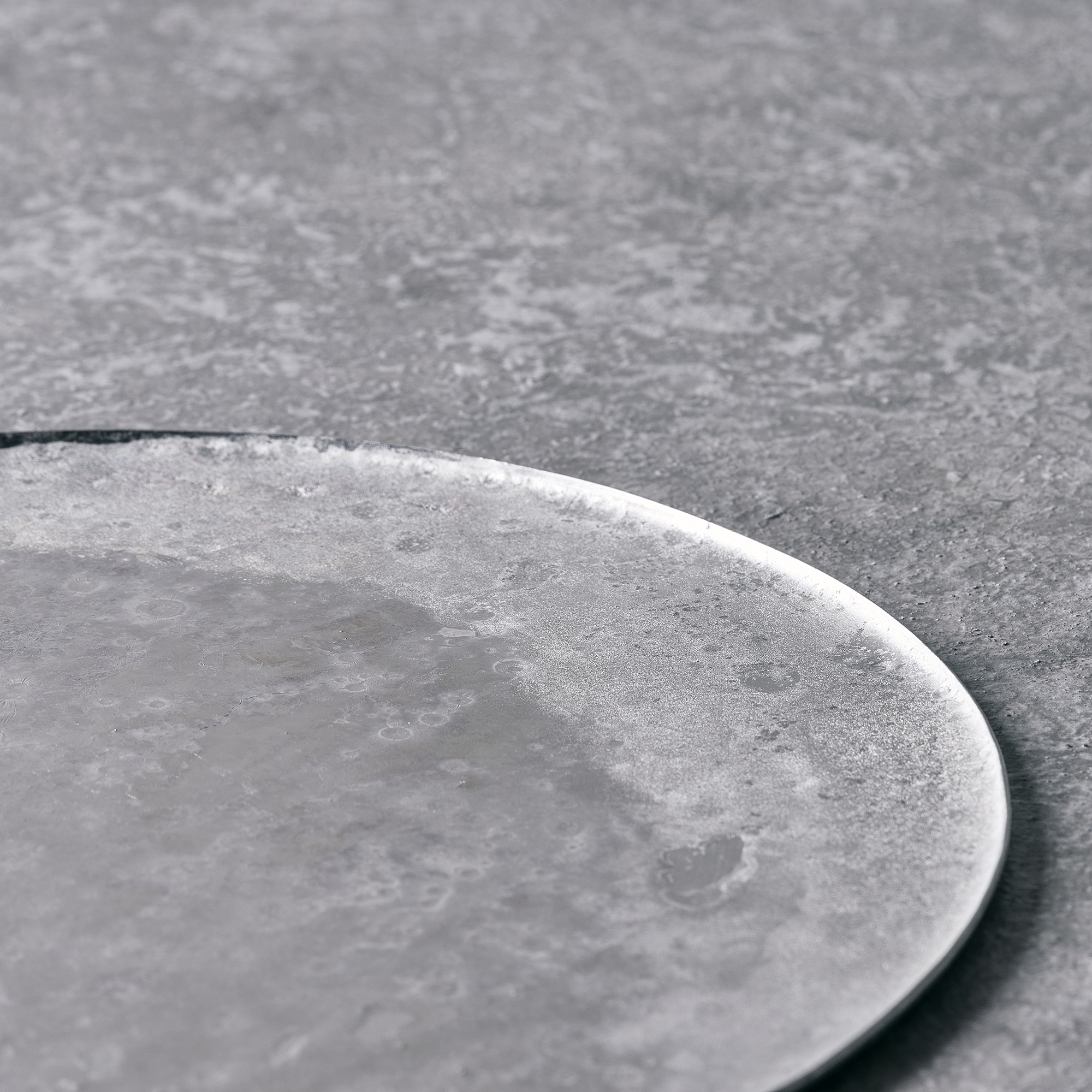 TAIKI SUGISHIMA ROUND BRASS PLATE