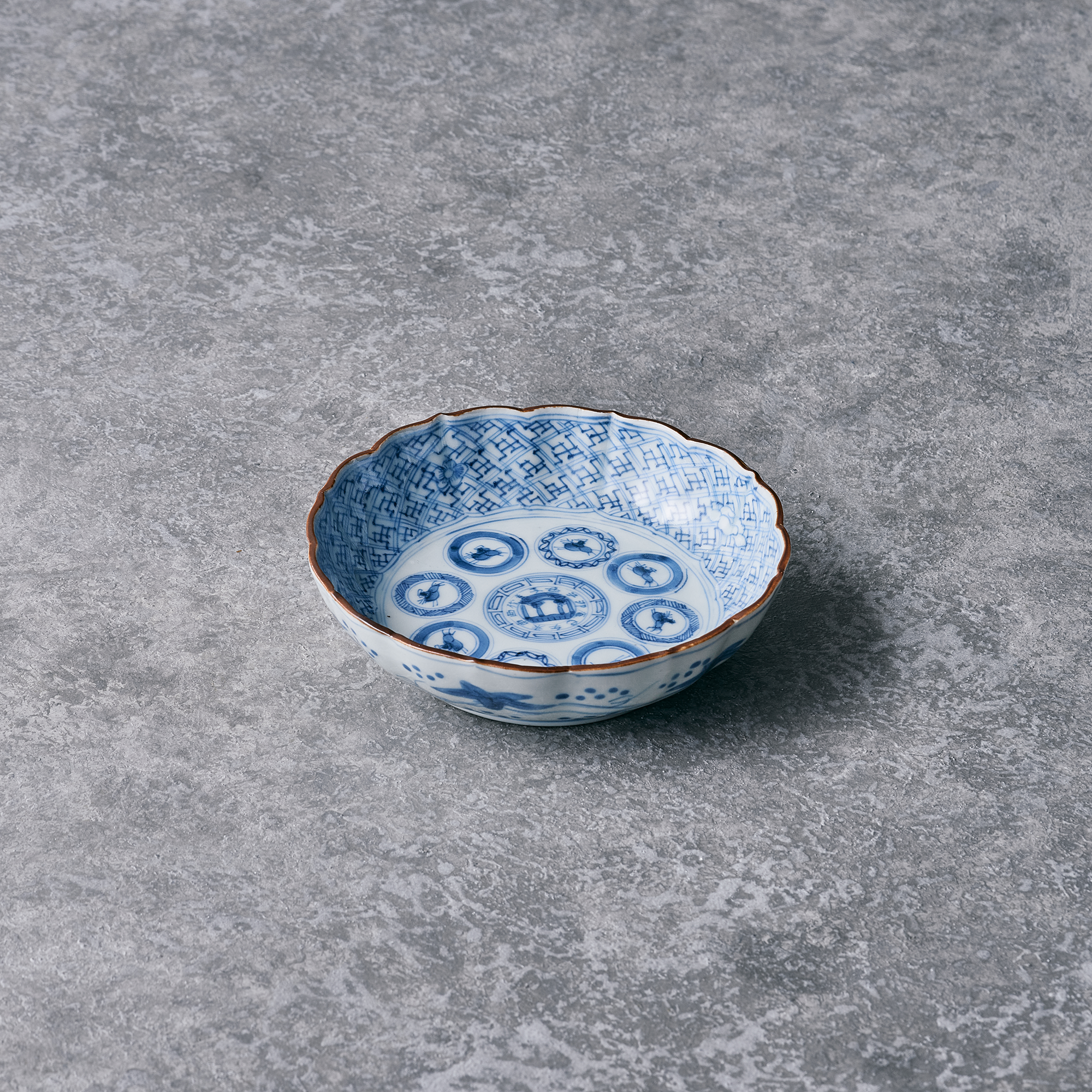 IMARI WARE ZODIAC PATTERN PLATE Φ5.9xH1.6 in