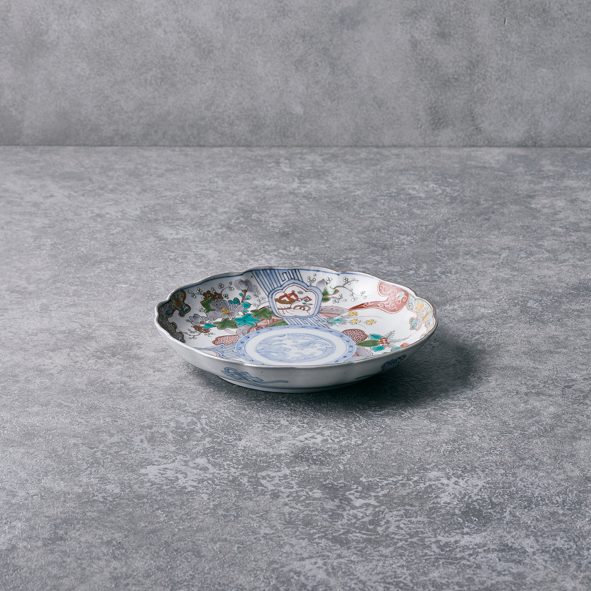 伊万里色絵桔梗文7寸皿 (直径21.5cm)