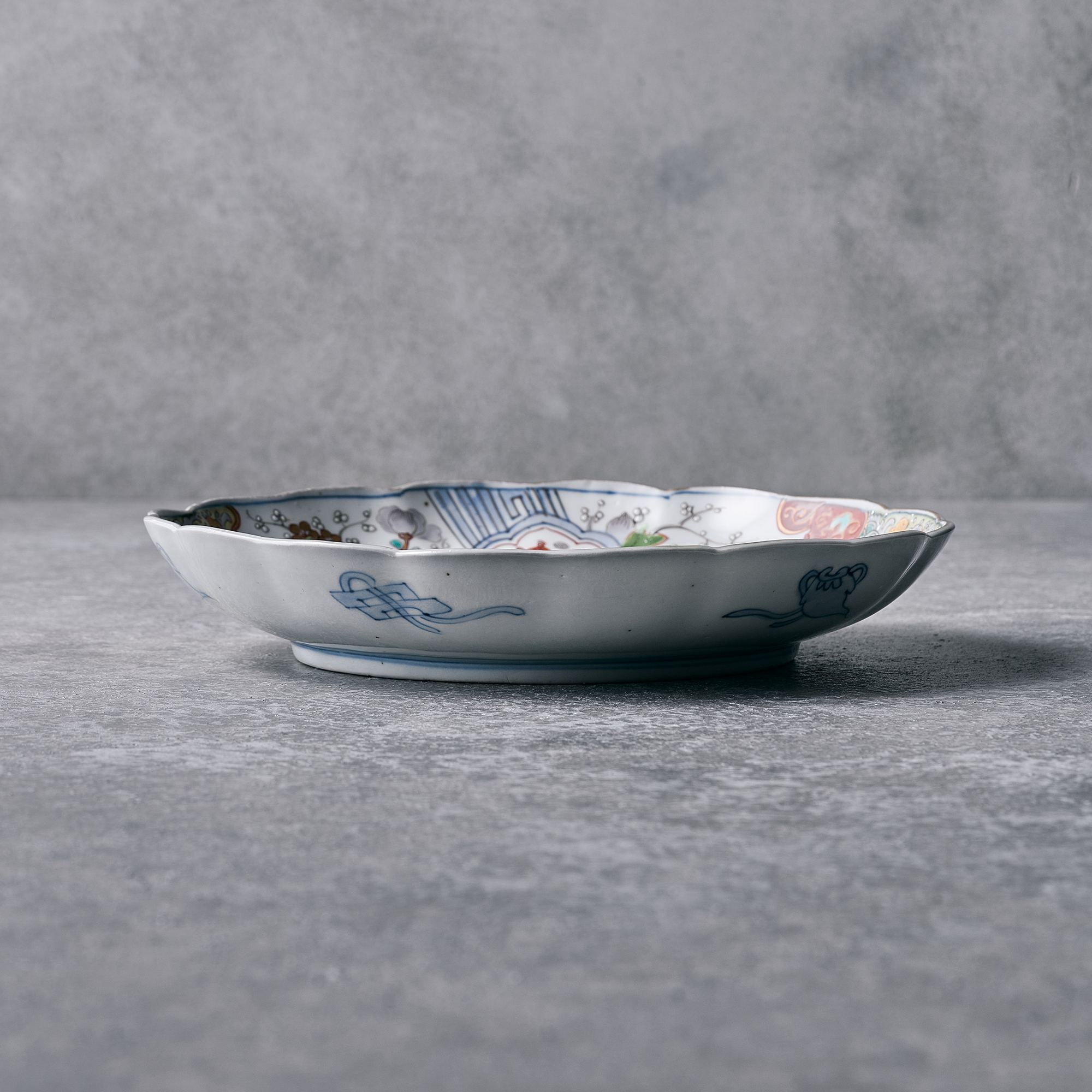 伊万里色絵桔梗文7寸皿 (直径21.5cm)