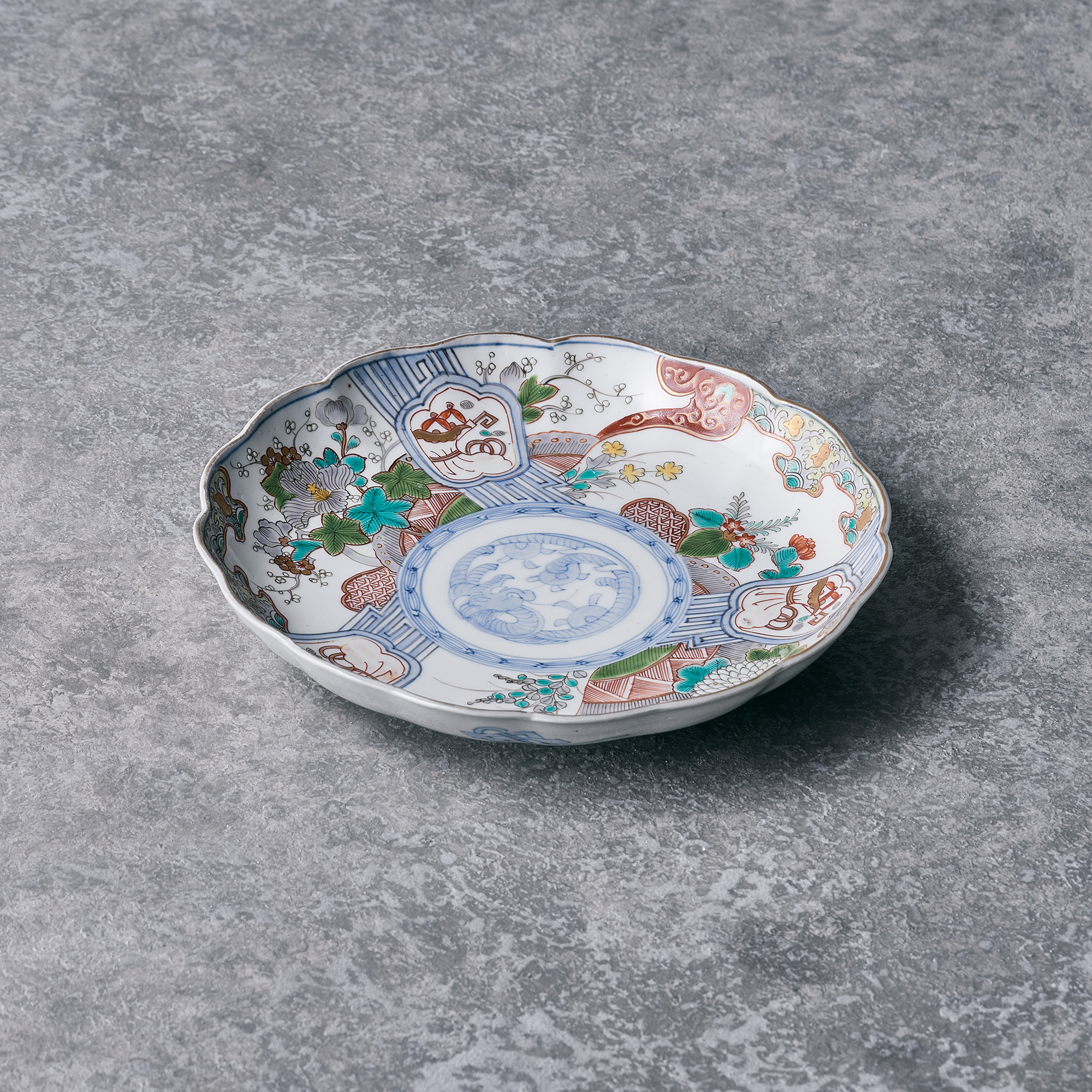 伊万里色絵桔梗文7寸皿 (直径21.5cm)