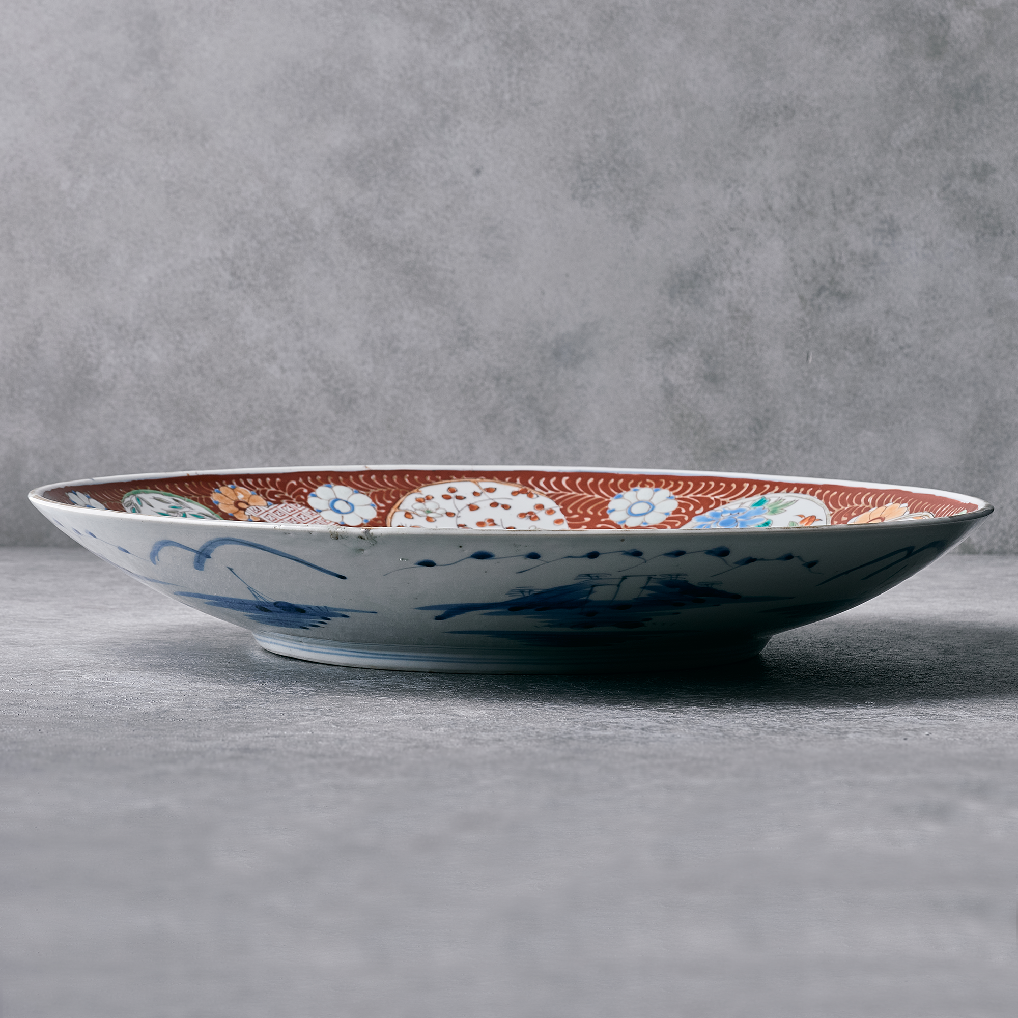 IMARI WARE PLATTER / LARGE PLATE Φ17.9 X H2.83in  古伊万里色絵羊歯丸