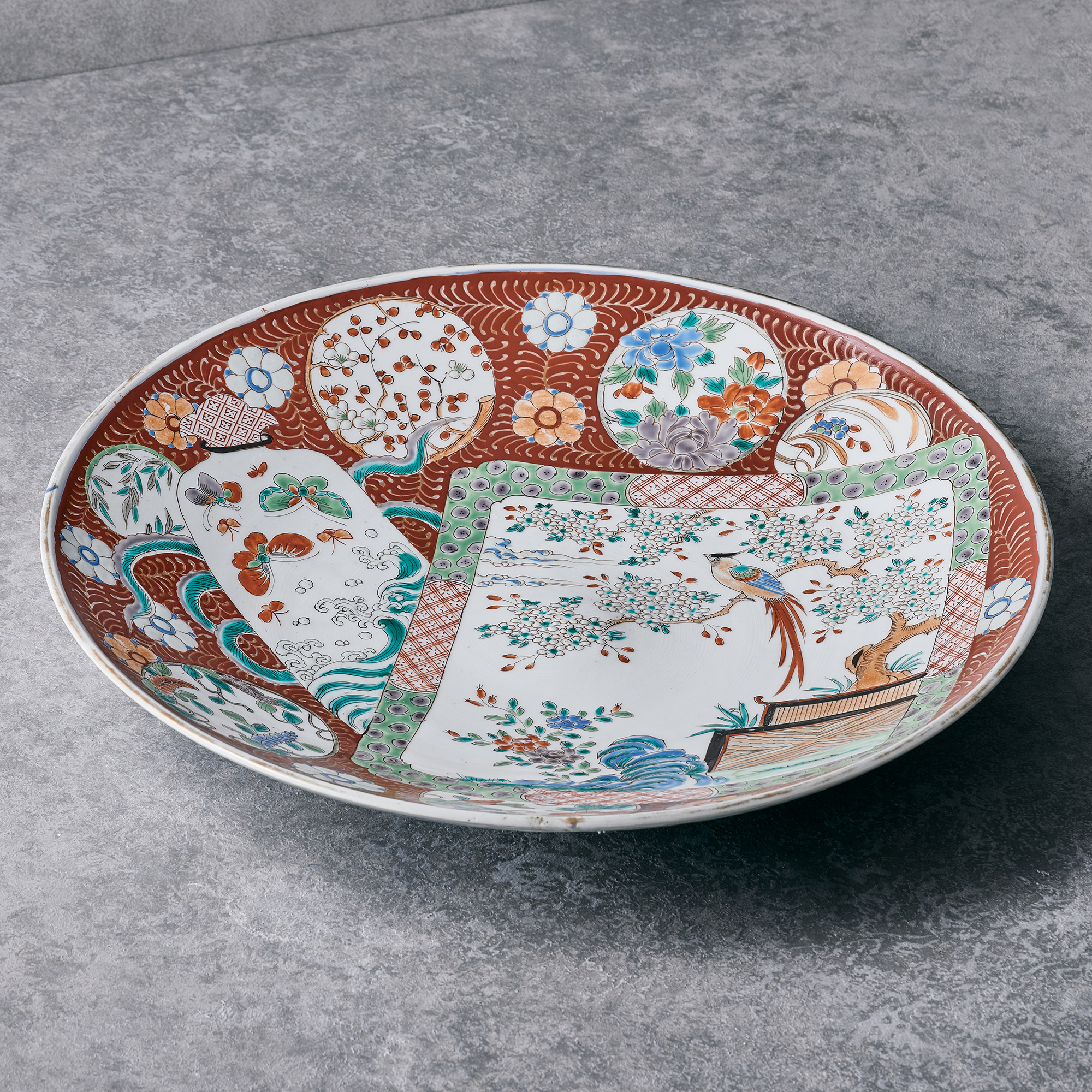 IMARI WARE PLATTER / LARGE PLATE Φ17.9 X H2.83in  古伊万里色絵羊歯丸