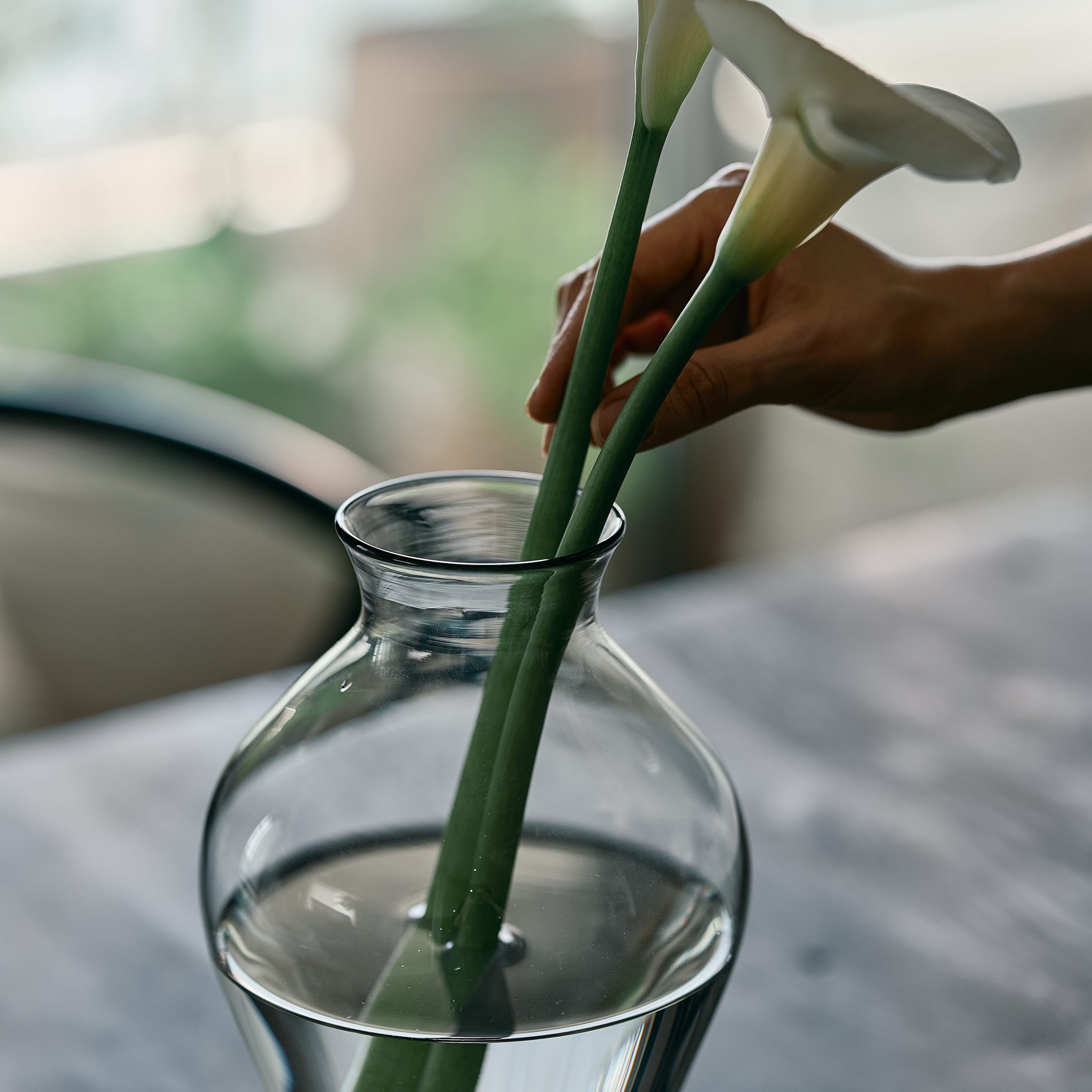 YUKO MIURA FLOWER VASE Φ9cm x  H19cm 壺型花器