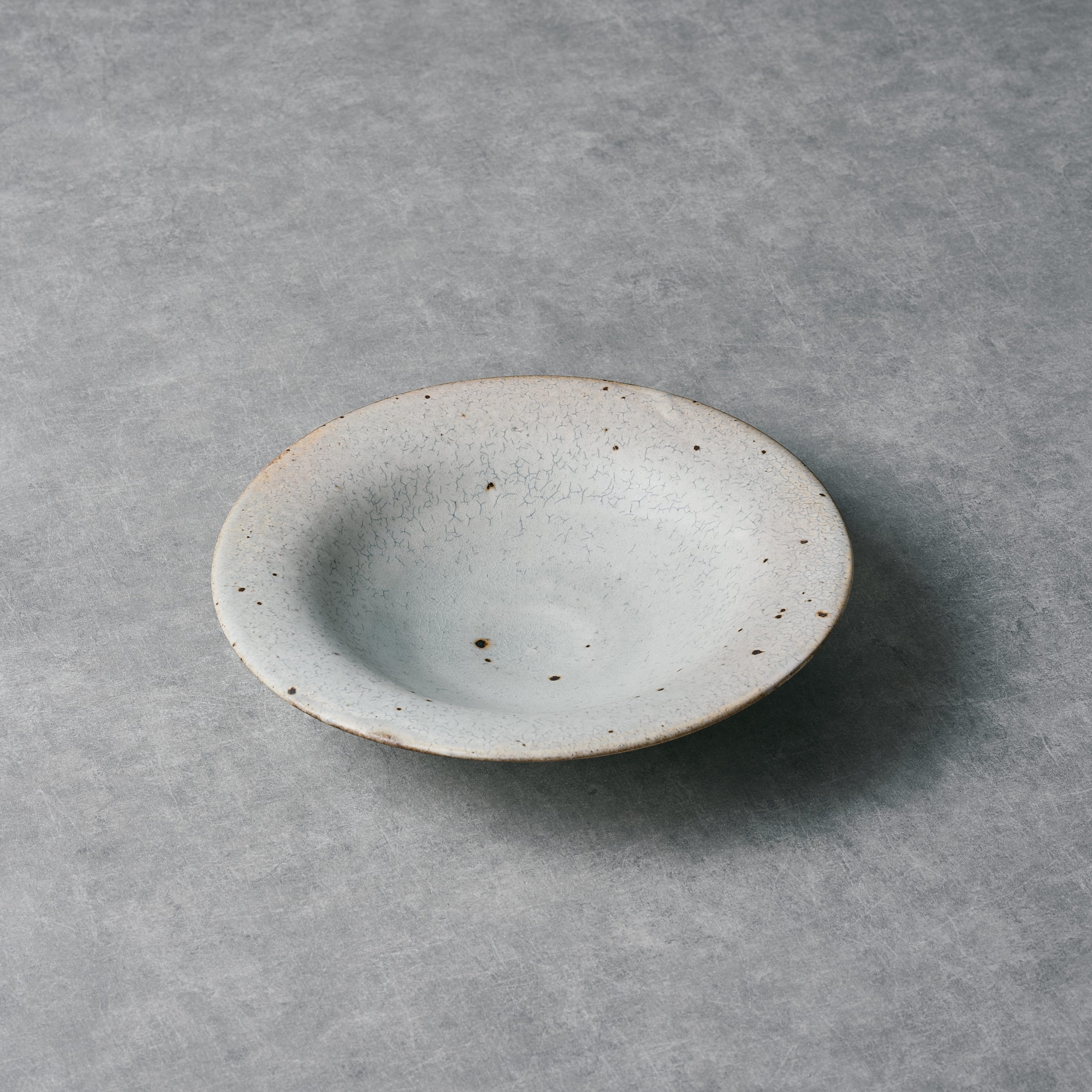 下村淳 粉引7寸丸み皿 Φ22cm