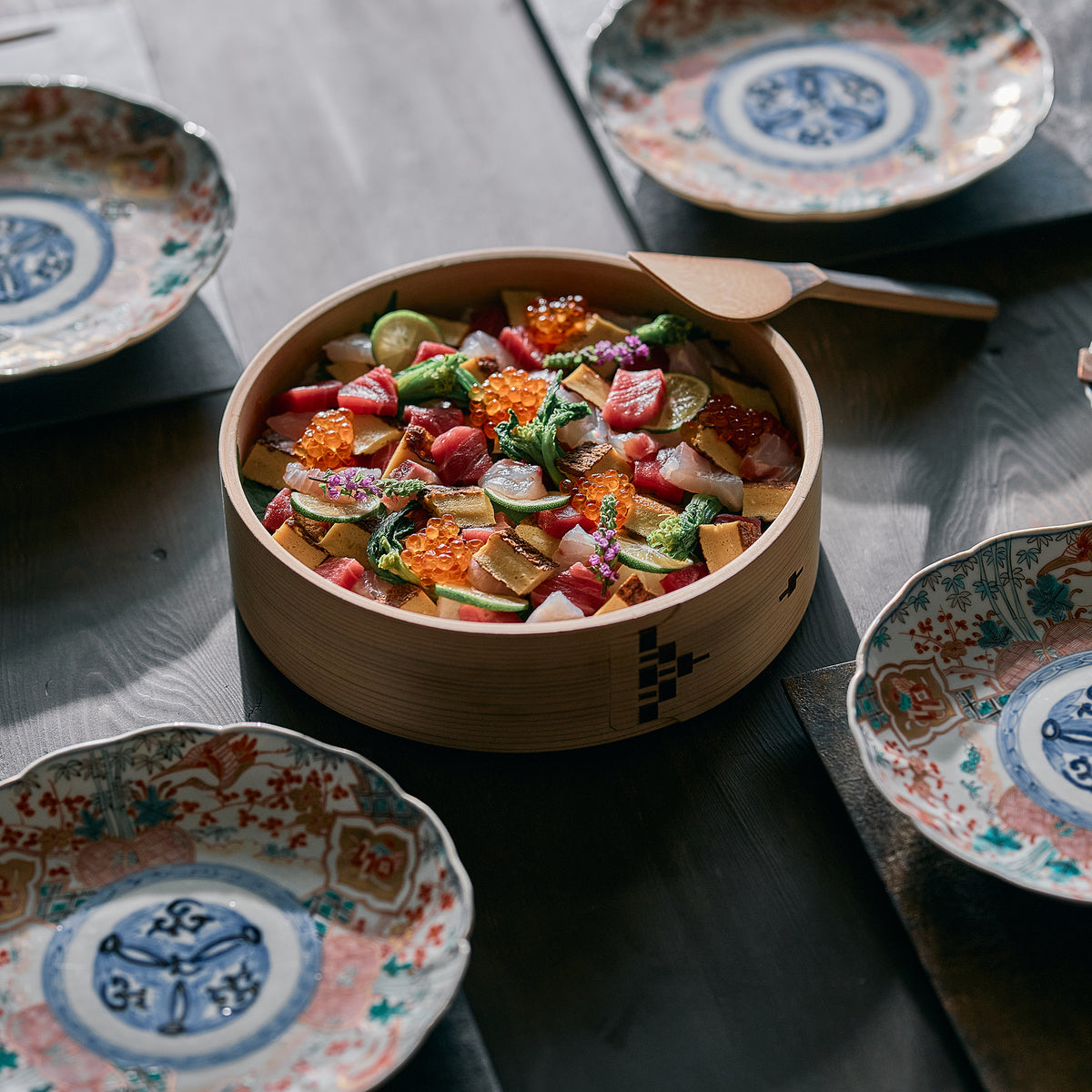 伊万里焼 色鶴吉祥文 七寸皿