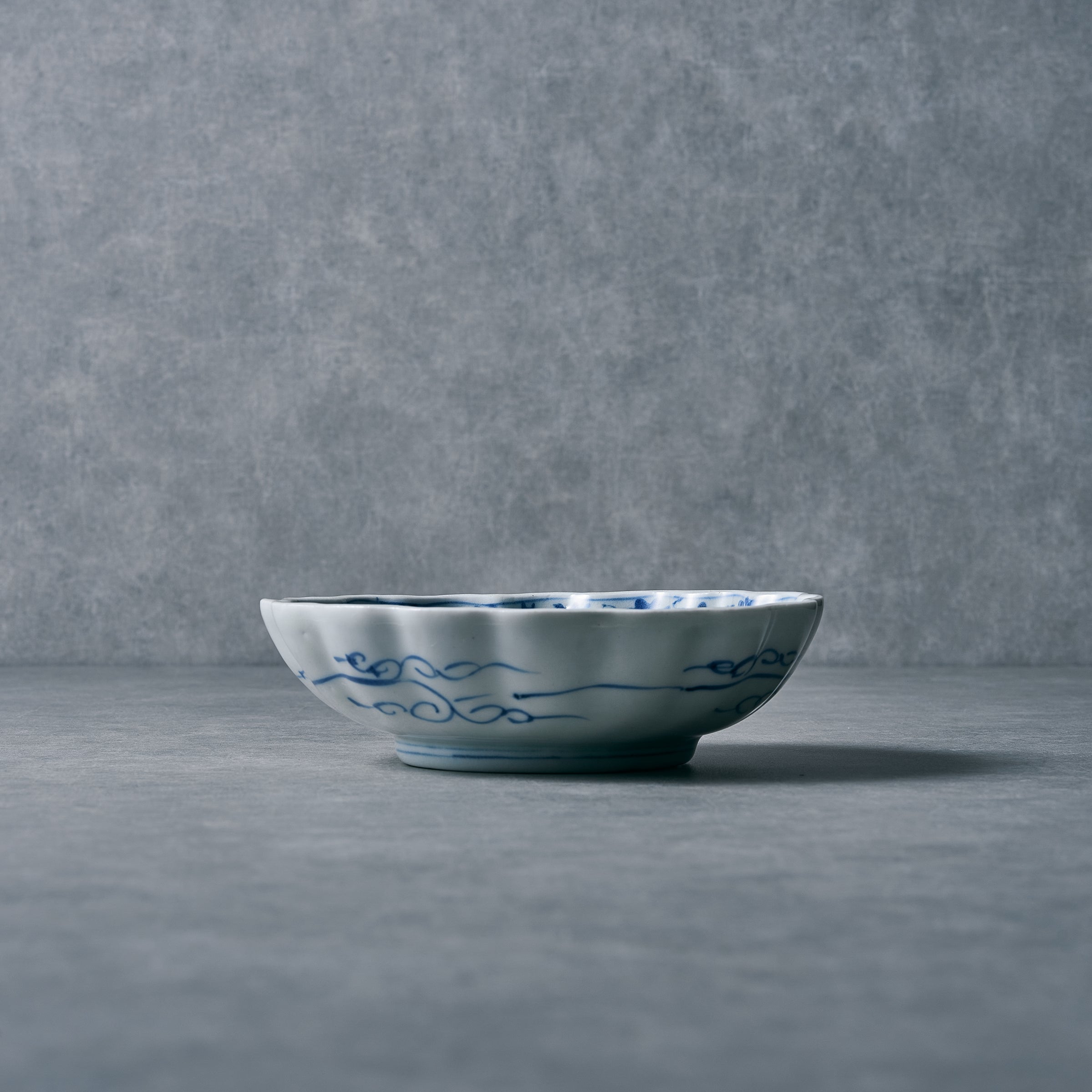 IMARI WARE 染付唐草なます皿Φ6.1xH1.77n