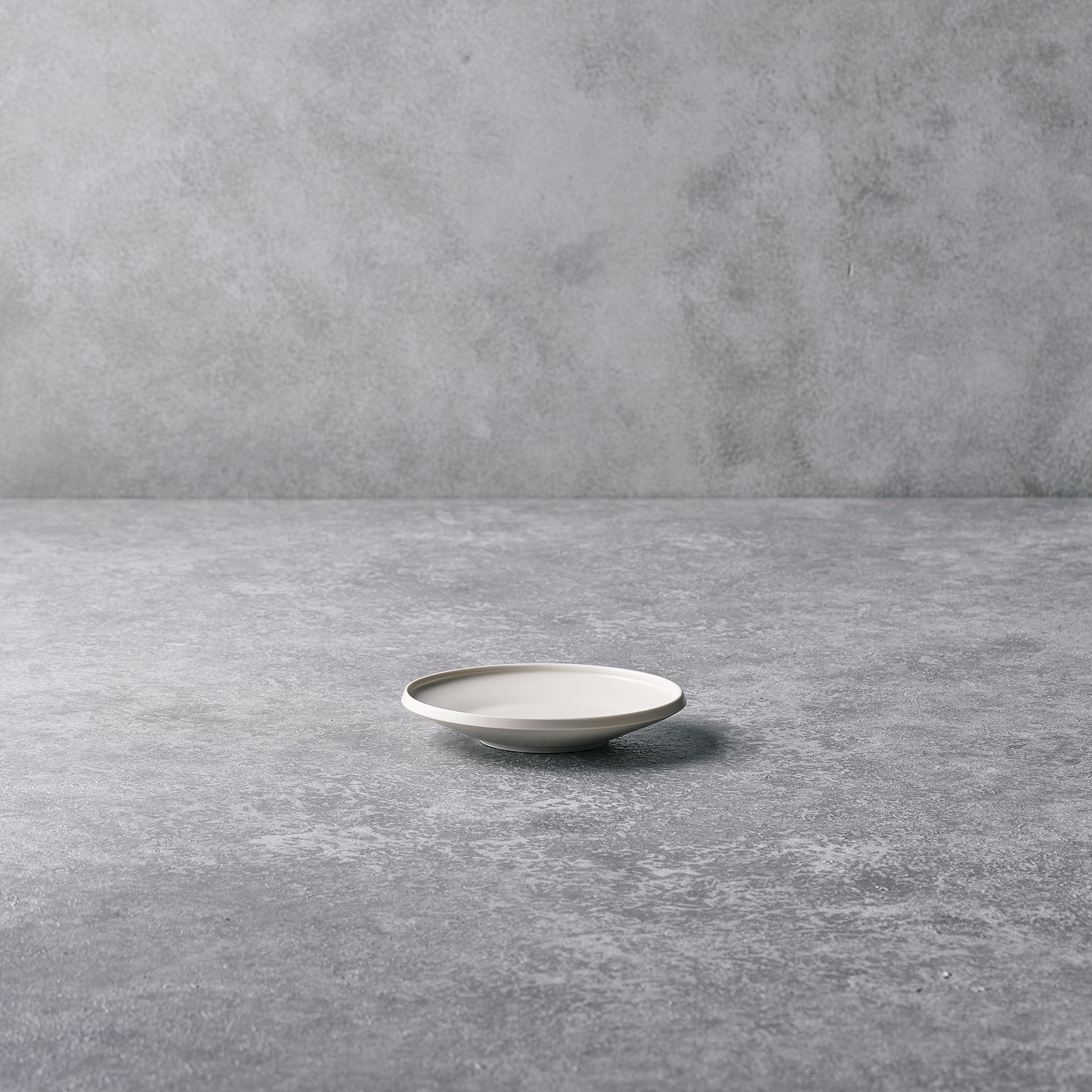 HANASAKA Saucer (off white)