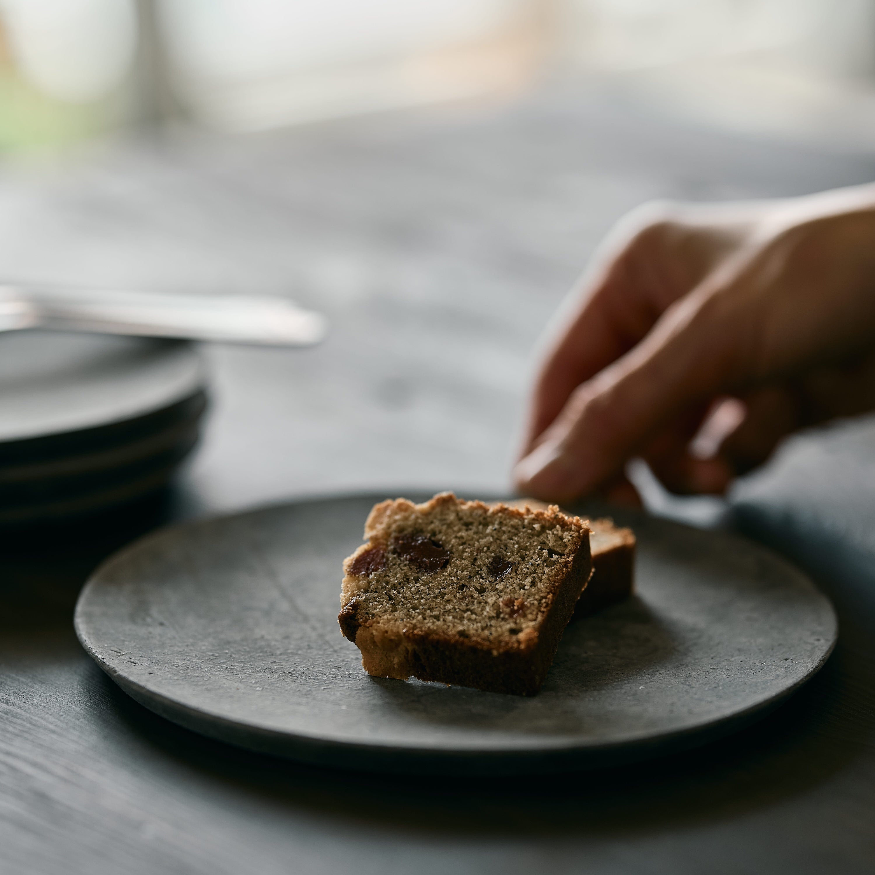 KENJI OMORI PLATE BLACk SOIL Φ15cm 　黒土プレート