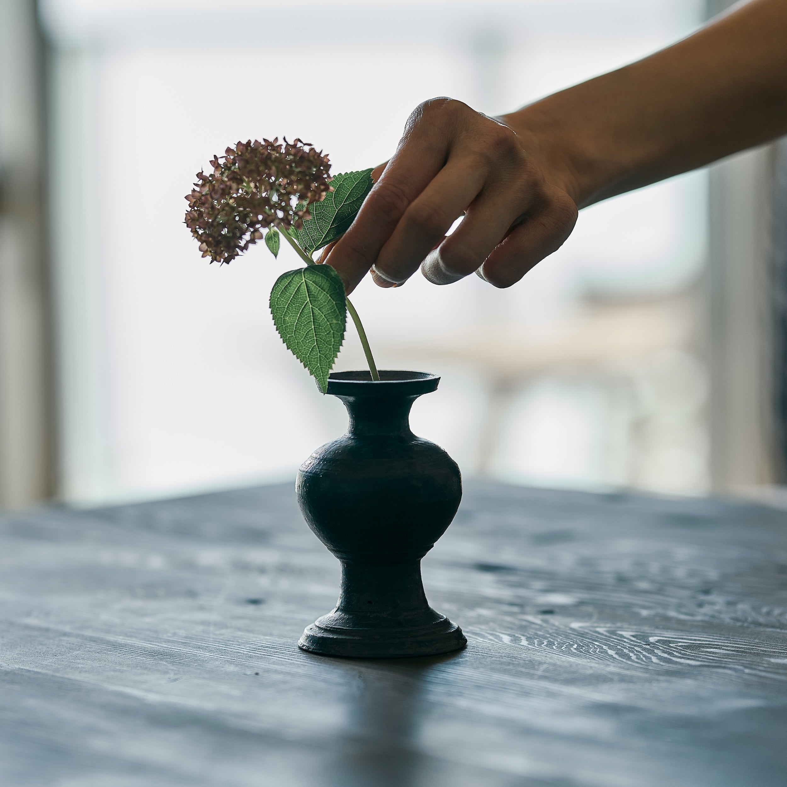 SHINJI HIDAKA FLOWER VASE TANKA KEBYO　炭化　華瓶