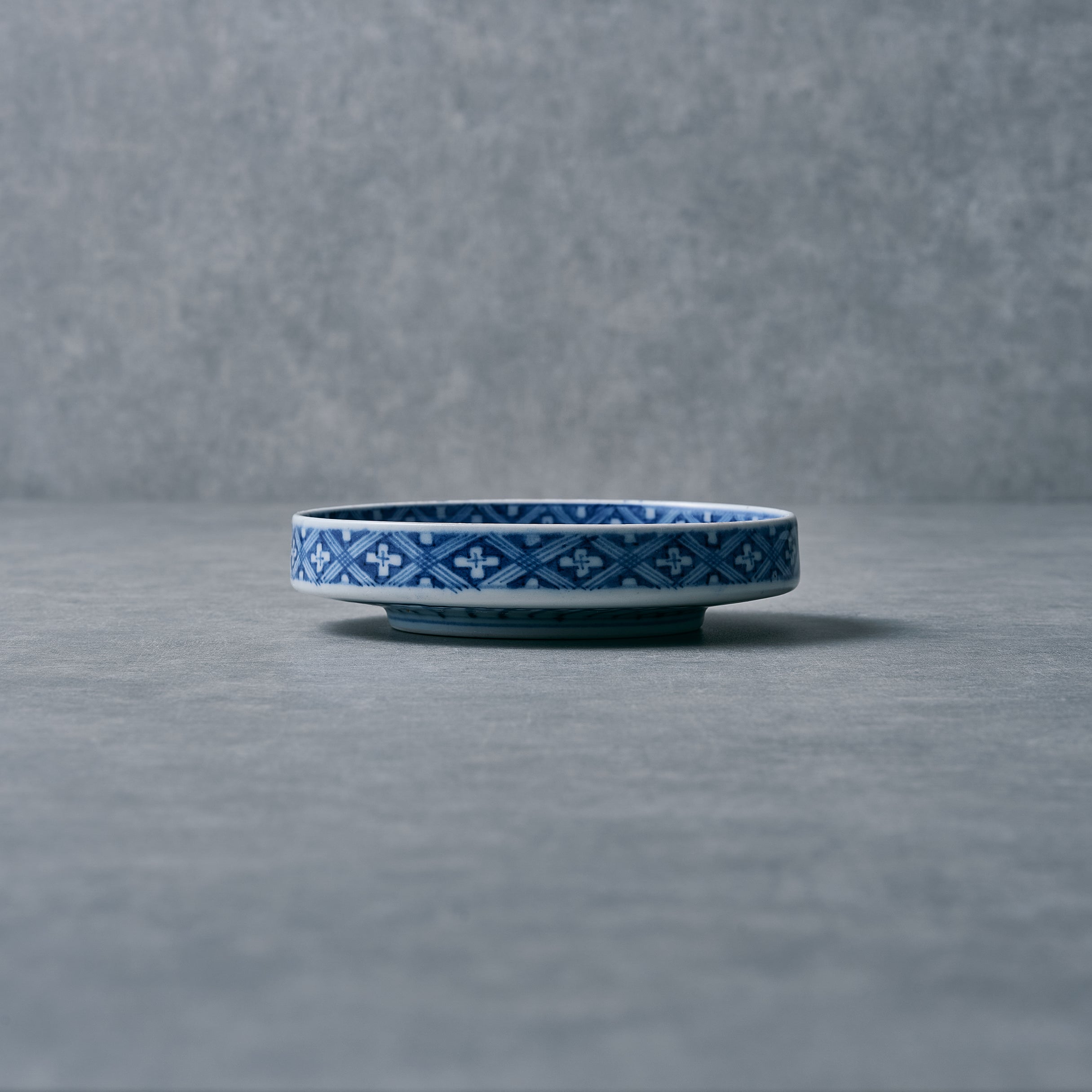 IMARI WARE 大聖寺伊万里吉祥文様鶴小皿